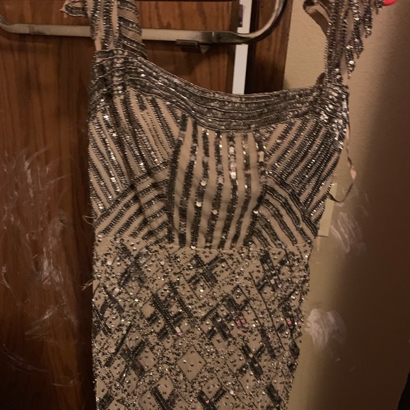 Prom dress - Picture 2 of 4